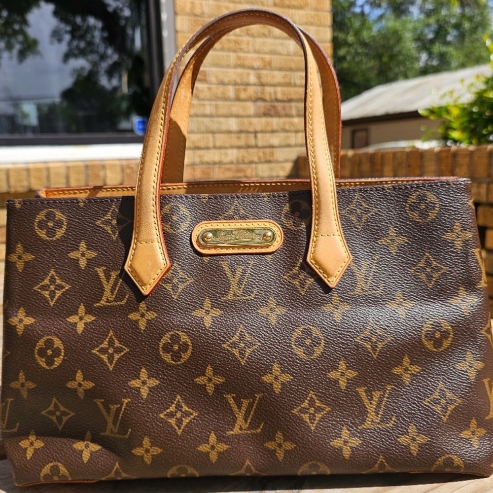 Authentic✨✨ Louis Vuitton Monogram Wilshire PM Tote